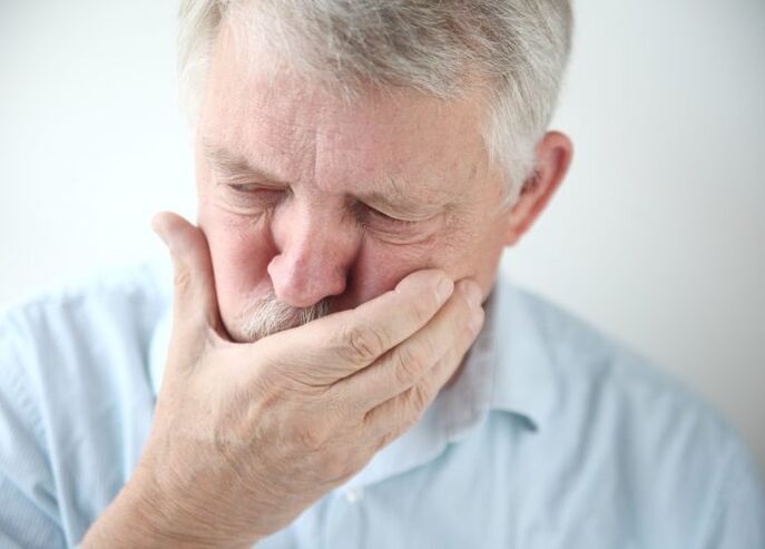 nausea due to worms