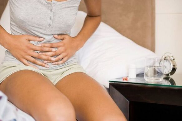 abdominal pain due to worms